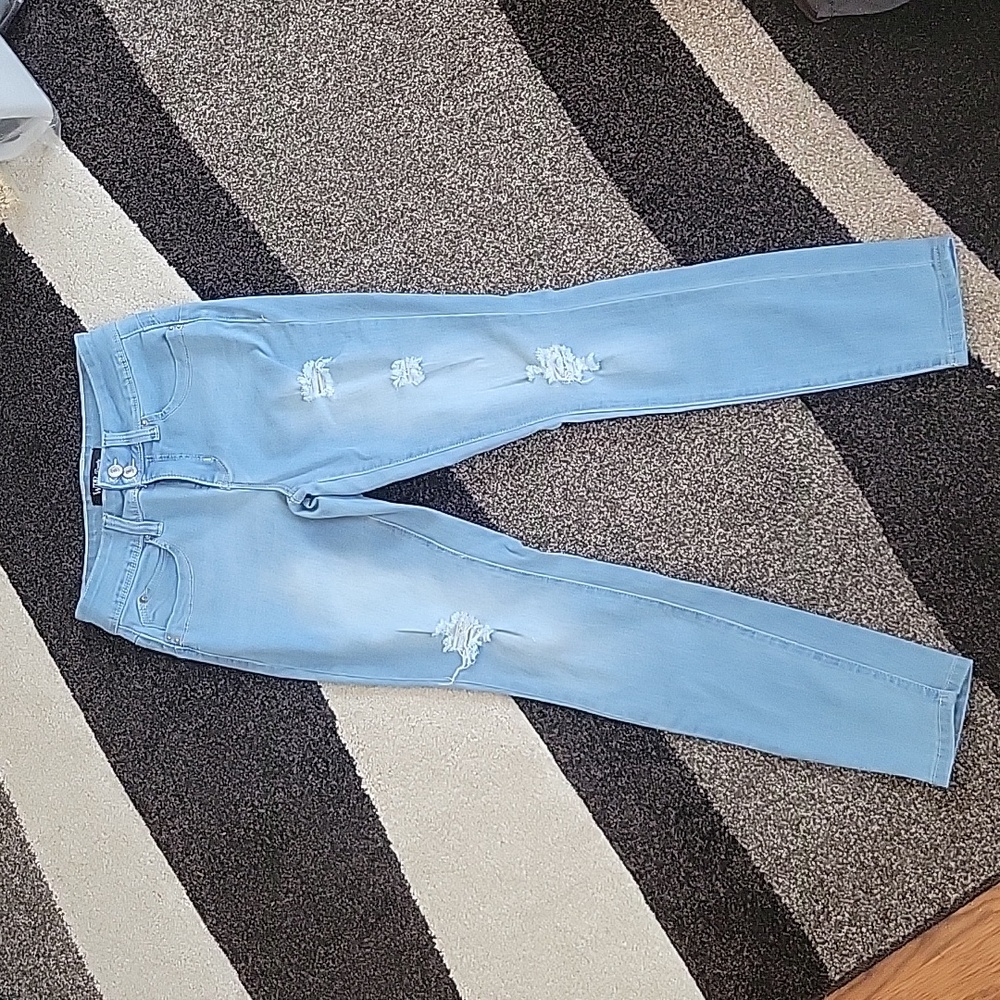 WannaBettaButt - Royalty for Me Destroyed Skinny Jeans - Size 4